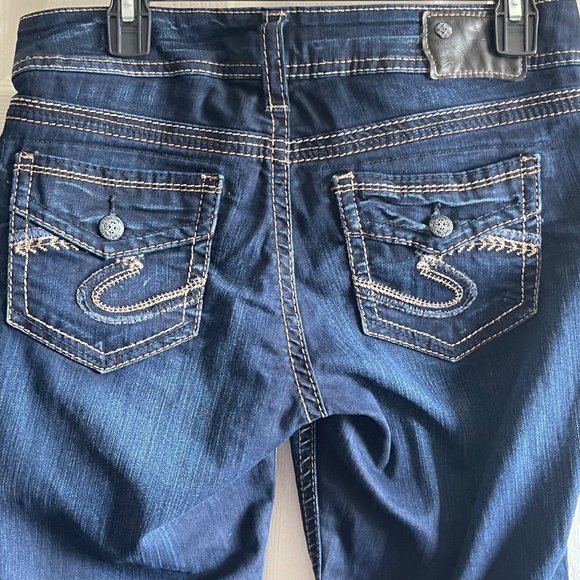 Silver Suki Crop Capri Super Stretch Embroidered Mid Rise Dark Denim Jeans W29 - Picture 1 of 5